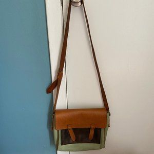 Madewell Essex Messenger Leather Saddle Bag